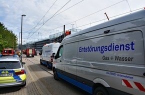 Feuerwehr Dortmund: FW-DO: 17.08.2020 - TECHNISCHE HILFELEISTUNG IN BRACKEL Bagger beschädigt bei Erdarbeiten Gasleitung