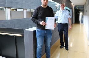 Polizeipräsidium Ludwigsburg: POL-LB: Ludwigsburg: Polizei bedankt sich bei couragiertem Helfer