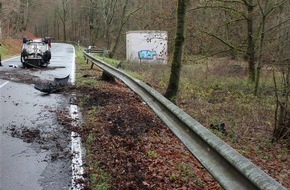 Polizeidirektion Koblenz: POL-PDKO: Verkehrsunfall mit Personenschaden - Auto landet auf Dach