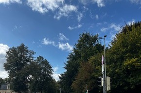 Polizeidirektion Lübeck: POL-HL: Lübeck/St. Jürgen Zusammenstoß zwischen Fußgängerin und Radfahrer - Polizei sucht Zeugen