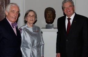 Krombacher Brauerei GmbH & Co.: James Simon Preis am 3. Dezember 2014 in Gegenwart des Bundespräsidenten an Barbara Lambrecht-Schadeberg verliehen (FOTO)