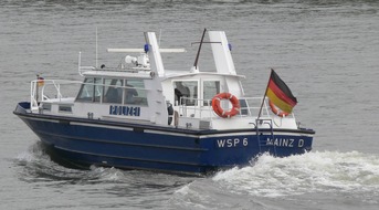Polizeipräsidium Einsatz, Logistik und Technik: WSPA-RP: Wasserschutzpolizei auf dem RPL-Tag
- Knotenpatent für kleine Seeleute -