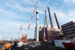 Weitere Verbesserung der Umweltsituation in Duisburg: Weltweit größte Tuchfilteranlage für die Sintererzeugung bei thyssenkrupp in Betrieb gegangen