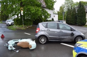 Kreispolizeibehörde Herford: POL-HF: Roller-Fahrerin übersehen - Zusammenstoß im Gegenverkehr
