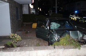 Polizei Düren: POL-DN: Unfall: Straßenverkehrsgefährdung mit Folgen, Zeuge gesucht