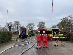 FW-AUR: Parzelle in Flammen