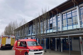 Kreisfeuerwehrverband Calw e.V.: KFV-CW: Pfefferspray sorgt für Einsatz an der Christiane-Herzog-Realschule / 29 Leichtverletzte Schüler