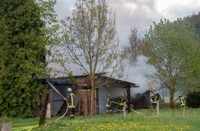 Feuerwehr Lennestadt: FW-OE: Scheune fällt Feuer zum Opfer