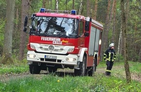 Freiwillige Feuerwehr Celle: FW Celle: Waldbrand in Westercelle - L&ouml;scharbeiten werden aus der Luft unterst&uuml;tzt!