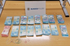 Bundespolizeidirektion Sankt Augustin: BPOL NRW: Bundespolizei findet 22.680 EUR Bargeld im Rucksack eines Letten