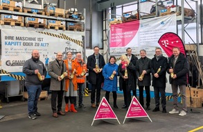 Deutsche Telekom AG: Glasfasernetz steht: Denkendorf ist auf der &Uuml;berholspur