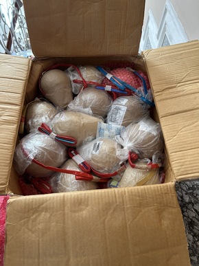 ZOLL-M: Explosiver Fund - Zoll stellt hochgefährliche Kugelbomben sicher.