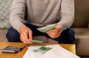 Verbraucherzentrale Nordrhein-Westfalen e.V.: Zurich-Versicherung darf Rentenanspr&uuml;che nicht einseitig k&uuml;rzen
