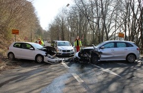 Polizei Rheinisch-Bergischer Kreis: POL-RBK: Overath - Durch Sonneneinstrahlung in Gegenverkehr gefahren