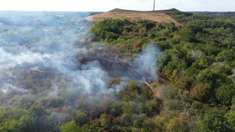 Feuerwehr Gladbeck: FW-GLA: Fl&auml;chenbrand auf der Halde 22 in Gladbeck