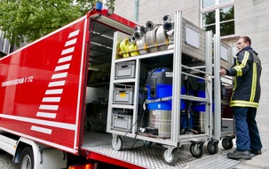 Feuerwehr Bochum: FW-BO: Wasserrohrbruch im historischen Rathaus sorgt für Feuerwehreinsatz