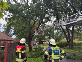 FW-AUR: Vermehrte Blitzeinschl&auml;ge w&auml;hrend n&auml;chtlicher Gewitter