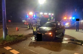 Feuerwehr Paderborn: FW Paderborn: Verkehrsunfall in Paderborn, Heinz-Nixdorf-Ring Zwei verletzte Personen nach Kollision von zwei PKW