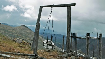 3sat: 3sat zeigt "Kolyma - Die Straße der Knochen" / Dokumentarfilmer Stanislaw Mucha blickt im ehemaligen Land der Gefangenen und Toten auf das Leben heute