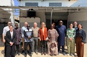 F&uuml;rstentum Liechtenstein: Regierungschefin-Stellvertreterin Monauni besucht LED-Projekte in Senegal