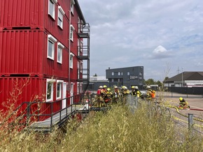 FW Mechernich: Löschzug 4 trainiert auf dem Übungsgelände in Düren-Stockheim