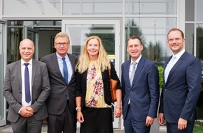 LÖWEN ENTERTAINMENT GmbH: Wirtschaftsminister Buchholz besucht LÖWEN ENTERTAINMENT
