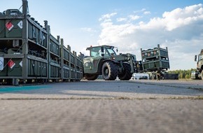 Unterstützungsbereich der Bundeswehr - Presse- und Informationszentrum: Logistik als Rückgrat - "Brave Blue" und "Safety Fuel"