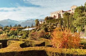 Die Gärten von Schloss Trauttmansdorff: Goldener Herbst in den Gärten von Schloss Trauttmansdorff - BILD