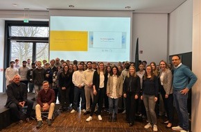 Hochschule Bremerhaven: Kick-off für neues Plakatprojekt mit Ströer