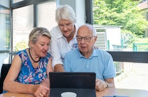 DigitalPakt Alter: Mehr digitale Lernorte für Ältere im ländlichen Raum / Der DigitalPakt Alter fördert jetzt bundesweit 250 Erfahrungsorte, in denen Menschen 60+ digitale Kompetenzen aufbauen können