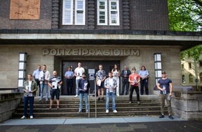 Polizei Bochum: POL-BO: Ein ganz besonderer Dank an zehn junge Helden - Polizeipräsident ehrt Helfer für ihren couragierten Einsatz