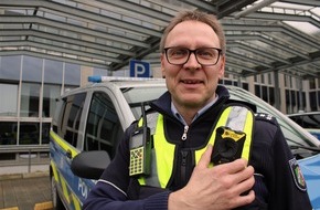 Polizei Gütersloh: POL-GT: Polizistinnen und Polizisten im Kreis Gütersloh tragen Bodycams