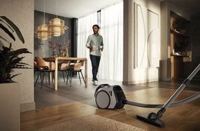 Miele & Cie. KG: Testsieger bei der Stiftung Warentest - Beutelloser Bodenstaubsauger Boost CX1 von Miele