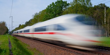 Stiftung Creative Kirche: Klimafreundlich zu Musicals und Festivals: DB Event-Angebote erstmals für Kulturveranstaltungen buchbar/ Ab 14,39 Euro für Musicals Bethlehem und Judith sowie europäisches Gospelfestival buchbar