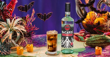 BACARD&Iacute;: BACARD&Iacute;&reg; bringt das Gruselfieber zur&uuml;ck / Limitierte Halloween-Edition im leuchtenden Geister-Design sorgt f&uuml;r schaurig-sch&ouml;ne Partymomente