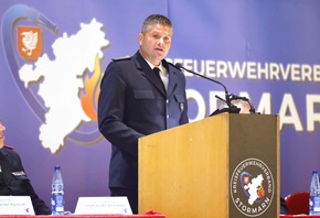 FW-Stormarn: Jahreshauptversammlung: Clemens Tismer mit dem deutschen Feuerwehr-Ehrenkreuz in Gold ausgezeichnet