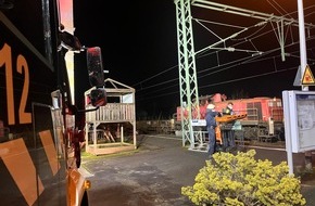 Feuerwehr Hattingen: FW-EN: Lokführer kollabiert - Feuerwehr unterstützt bei der Rettung