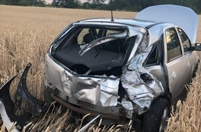 Kreispolizeibehörde Wesel: POL-WES: Moers - 3 leicht verletzte Personen bei Kollision mit Zug "Der Xantener"