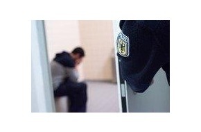 Bundespolizeiinspektion Kassel: BPOL-KS: Besäufnis endet hinter Gitter