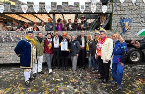 REKORD-INSTITUT f&uuml;r DEUTSCHLAND: Rekord beim Rosenmontagsumzug &ndash; Verein &raquo;G&auml;nseh&auml;lse Essen&laquo; l&auml;sst Deutschlands l&auml;ngsten Karnevalswagen fahren