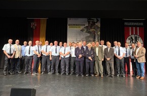Feuerwehr VG Asbach: FW VG Asbach: VG-Feuerwehrtag in Windhagen / 19 neue Feuerwehrleute und besondere Jubil&auml;en