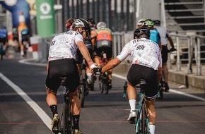Pixum: 24 Stunden radeln für den guten Zweck: Pixum unterstützt "Ledschends" Charity-Team bei Rad am Ring