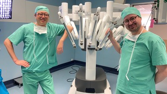 Asklepios Kliniken GmbH & Co. KGaA: Neuheit in den Asklepios Harzkliniken, einzigartig in der Harz-Region: Medizin-High-Tech aus den USA: Da Vinci-Roboter unterstützt bei Operationen