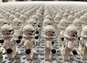 Stars-Wars-Tag 2024 – 53.900 LEGO®-Minifiguren holen RID-Weltrekord zu JB Spielwaren nach Oberhausen