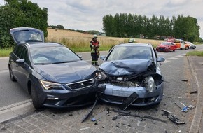 Feuerwehr Mülheim an der Ruhr: FW-MH: Schwerer Verkehrsunfall mit drei verletzten Personen auf der Mendener Straße.