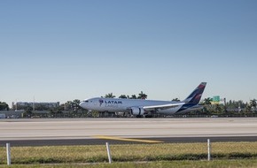 LATAM航空公司：LATAM货运智利als nachhaltgste Frachtfluggesellschaft des Jahres in Nord-und Südamerika ausgezeichnet