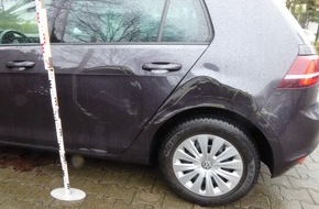 Polizei Bielefeld: POL-BI: Unfallflucht auf Parkplatz