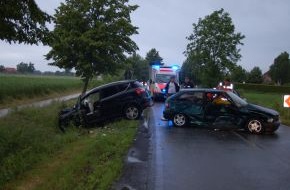 Polizeiinspektion Nienburg / Schaumburg: POL-STH: Verkehrsunfall mit zwei verletzten Personen und erheblichen Sachschaden