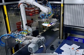 FedEx - Federal Express Europe Inc.: FedEx optimiert operative Prozesse am Luftfrachtstandort in Köln mit KI-gesteuertem Sortierroboter / Sortierroboter ist der erste seiner Art im europäischen FedEx Netzwerk