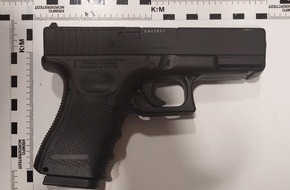 Bundespolizeiinspektion Dresden: BPOLI DD: Einsatzreiches Wochenende f&uuml;r die Bundespolizeiinspektion Dresden: Waffe sichergestellt und Haftbefehle vollstreckt